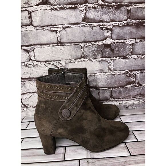 Clarks Active Brown Suede Leather Side Zip Heel Booties Boots Women Sz 6M US/37 - Picture 5 of 16